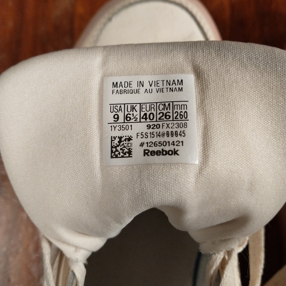 Gently worn Reebok ladies sneakers size 9 - Picture 5 of 5